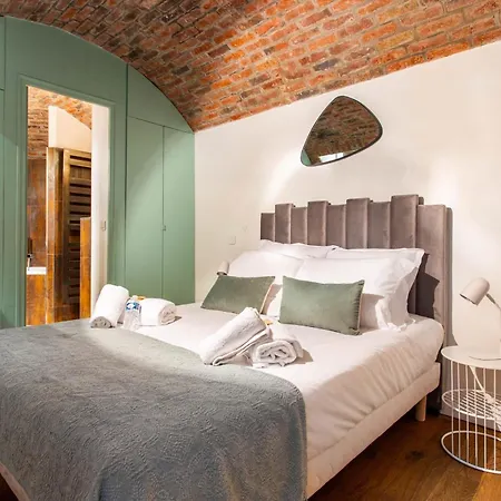 Authentic - 4br-10p - Moulin Rouge 아파트 *