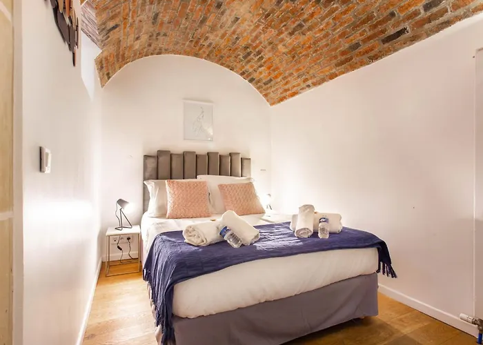 דירה Authentic - 4br-10p - Moulin Rouge